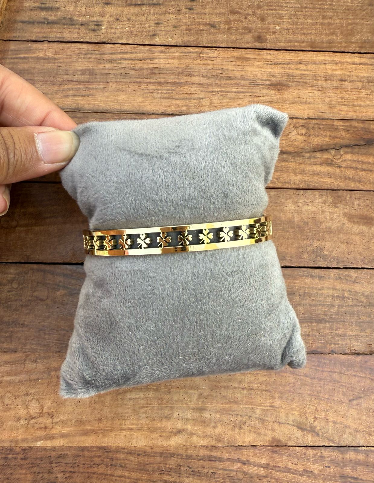 Stainless steel full of clovers bracelet