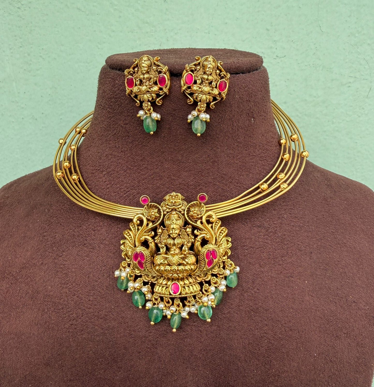 Real kundan lakshmi locket combo 5 hasli kante