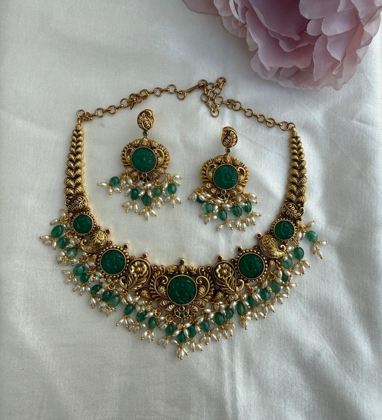 Mango antique flower engraved necklace with earrings