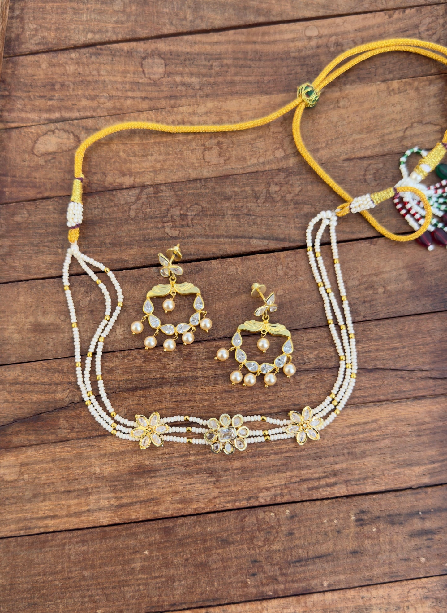 Uncut diamond pearl choker with earrings design2