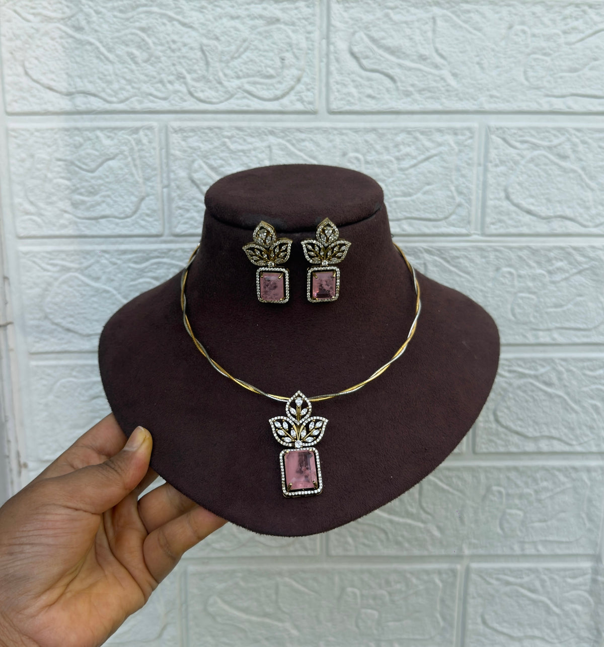 Beautiful diamond leaf doublet stone locket with earrings