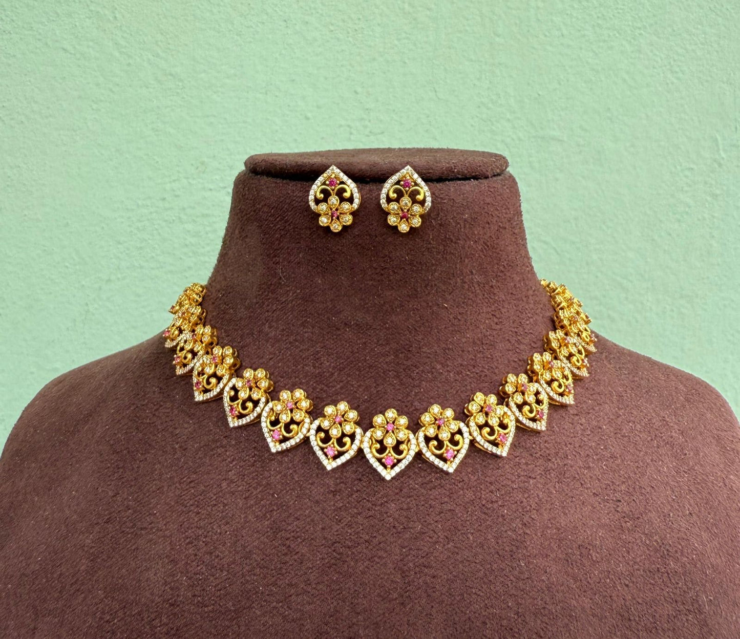 Simple flower leaf elegant necklace with earrings