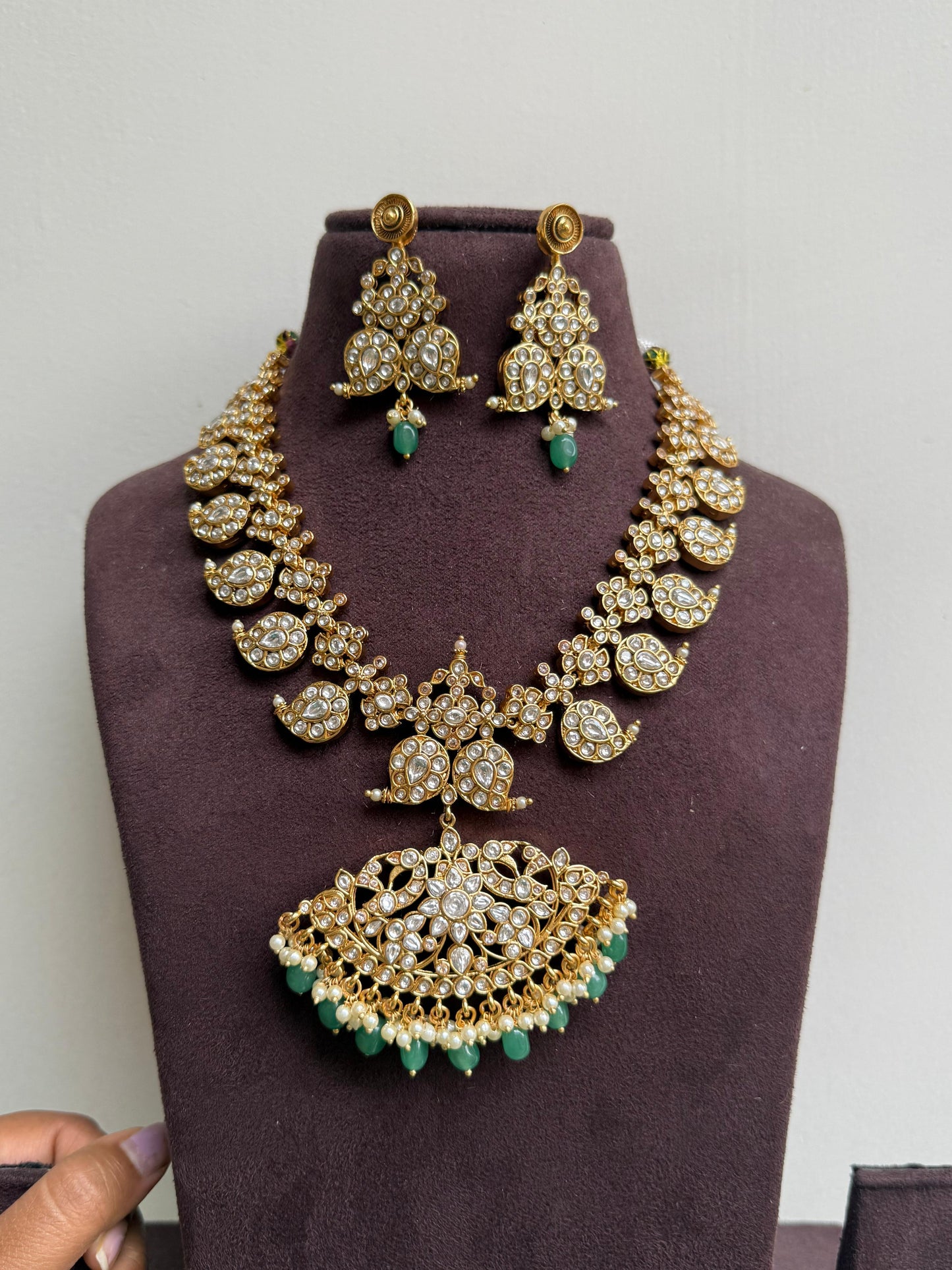 2 in 1 reversible kemp mango necklace with earrings