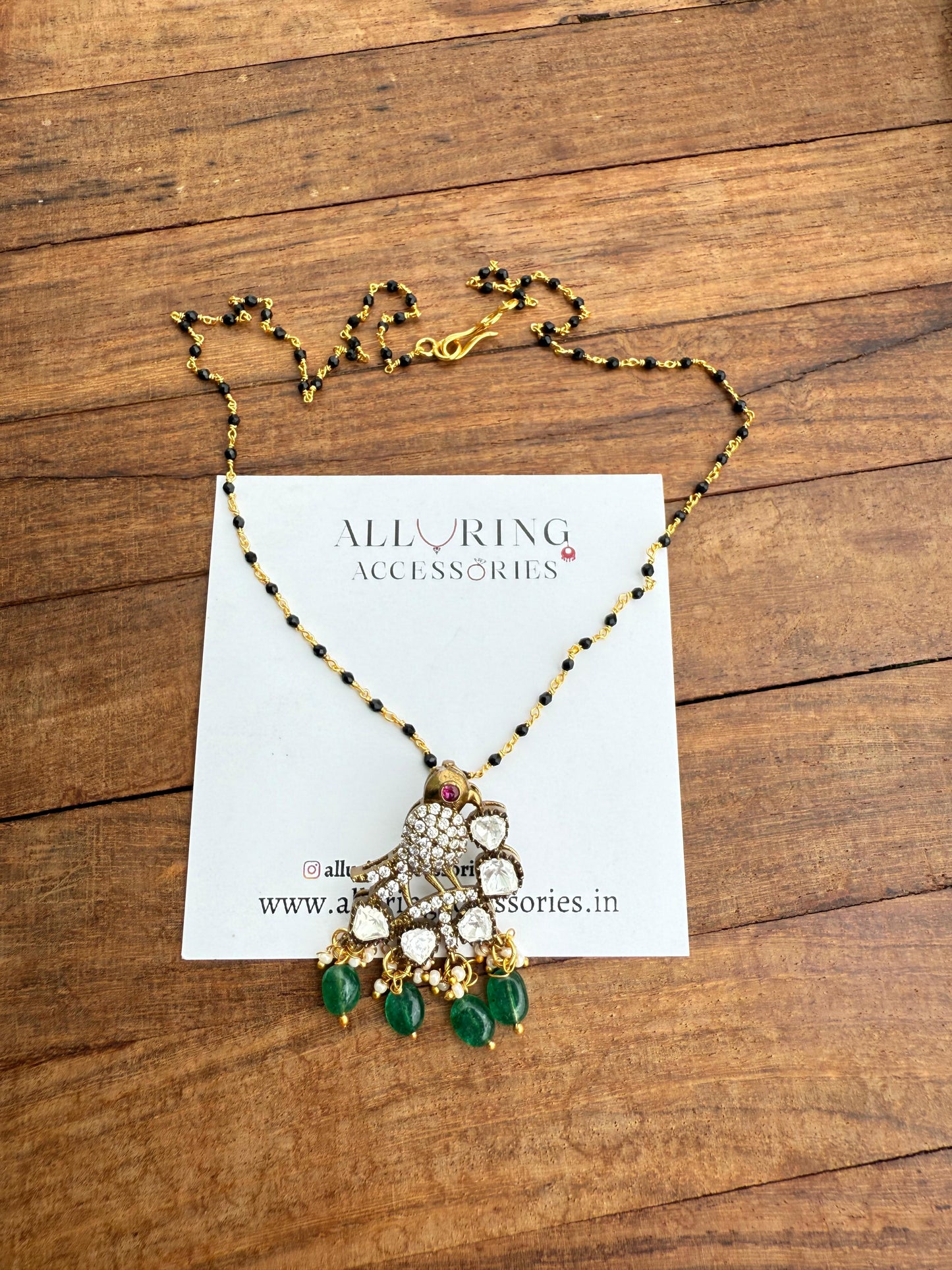 Victorian polish affordable parrot Moissanite locket/necklace