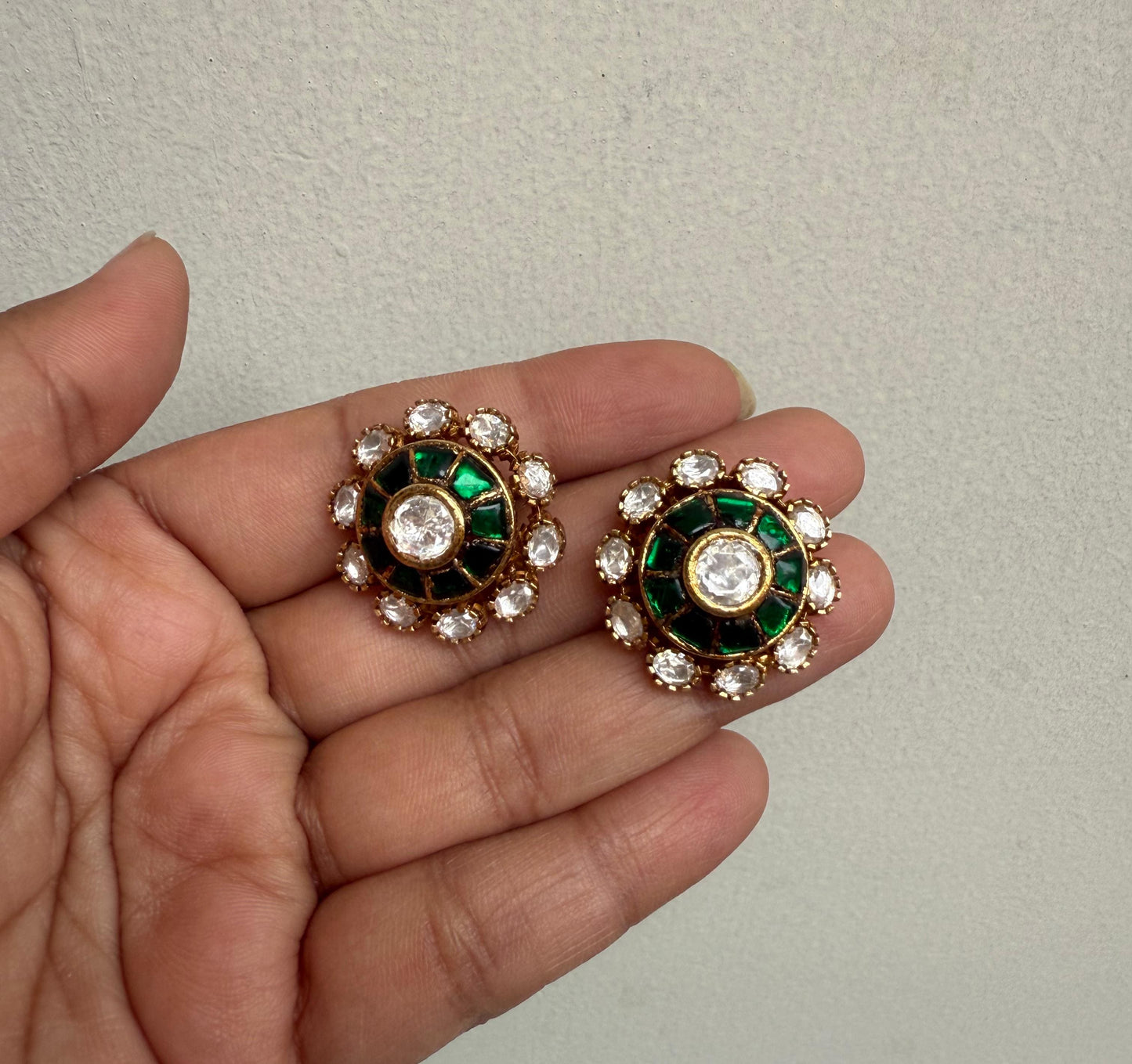 Stylish real kundan moissanite round studs
