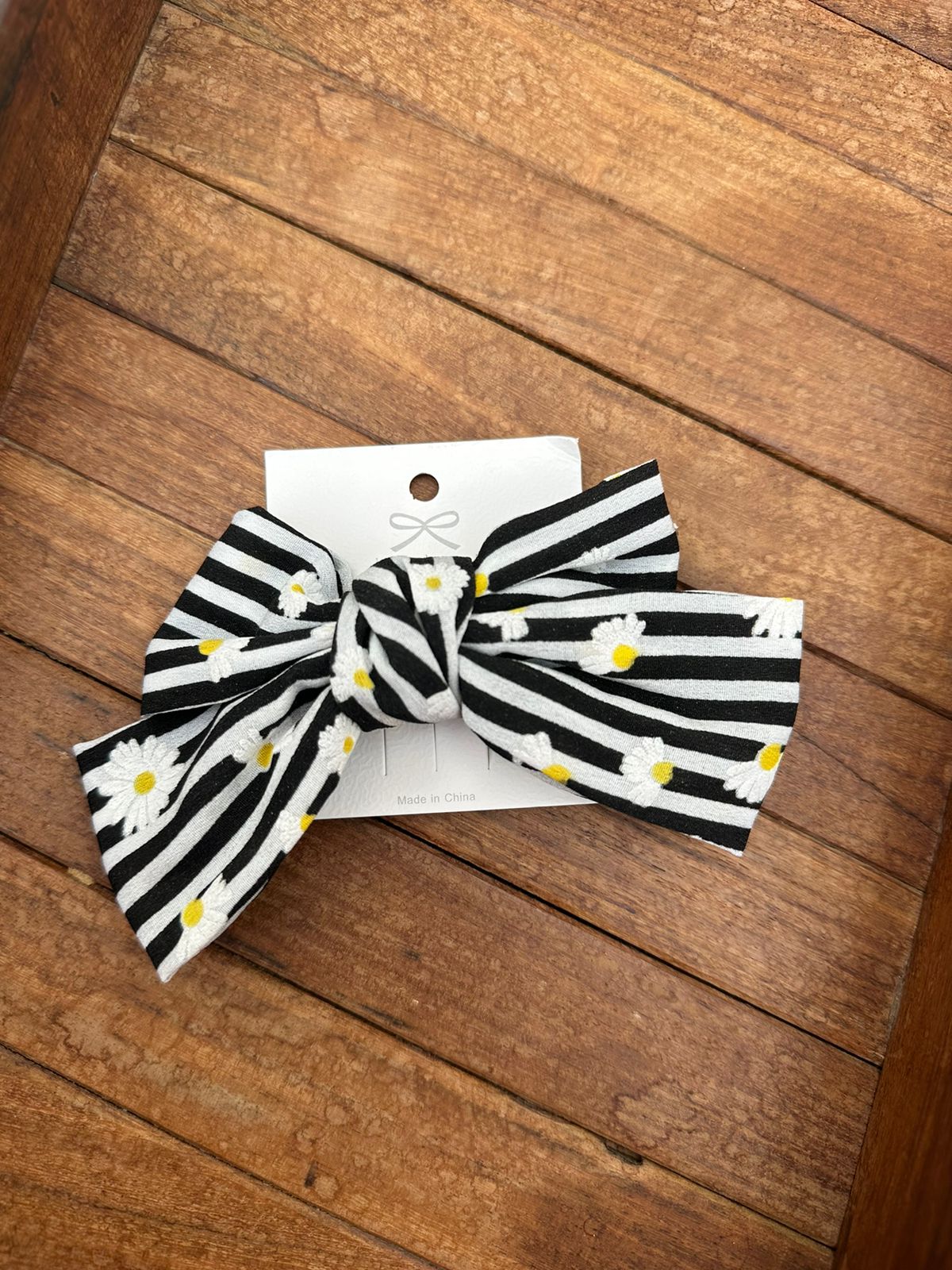 Daisy flower bow alligator clip