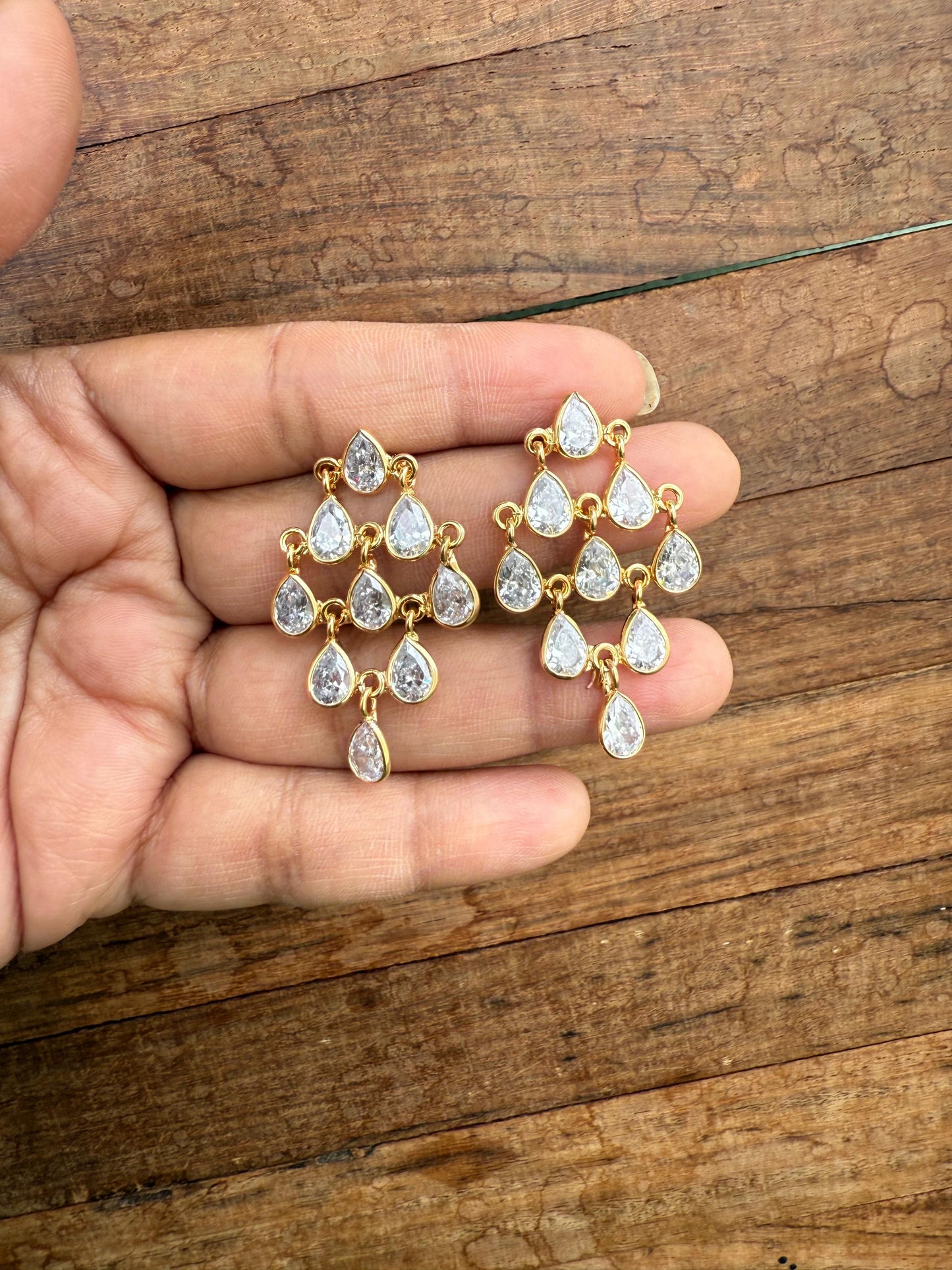 Gold replica nine pearl stylish hangings