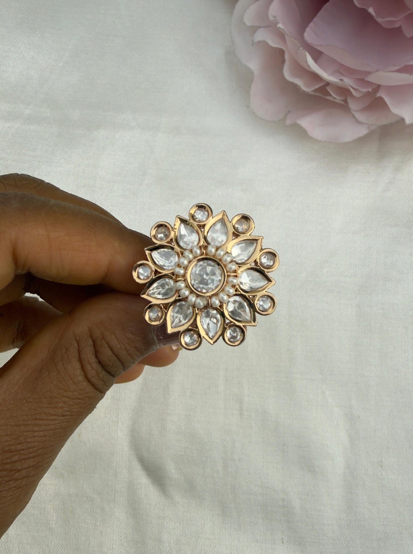 Gold flower kundan adjustable finger ring