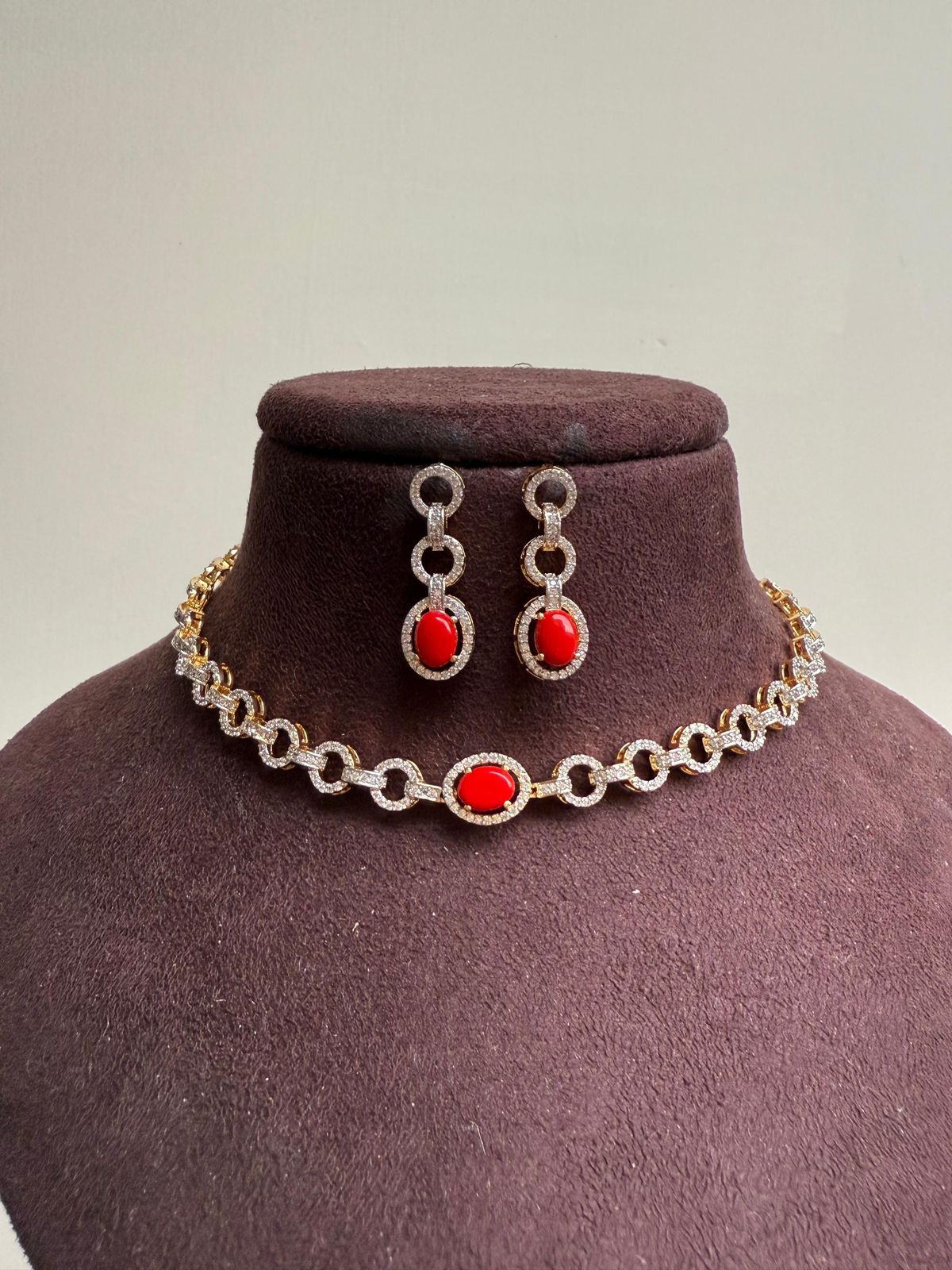 Coral stylish oval victorian necklace with earrings