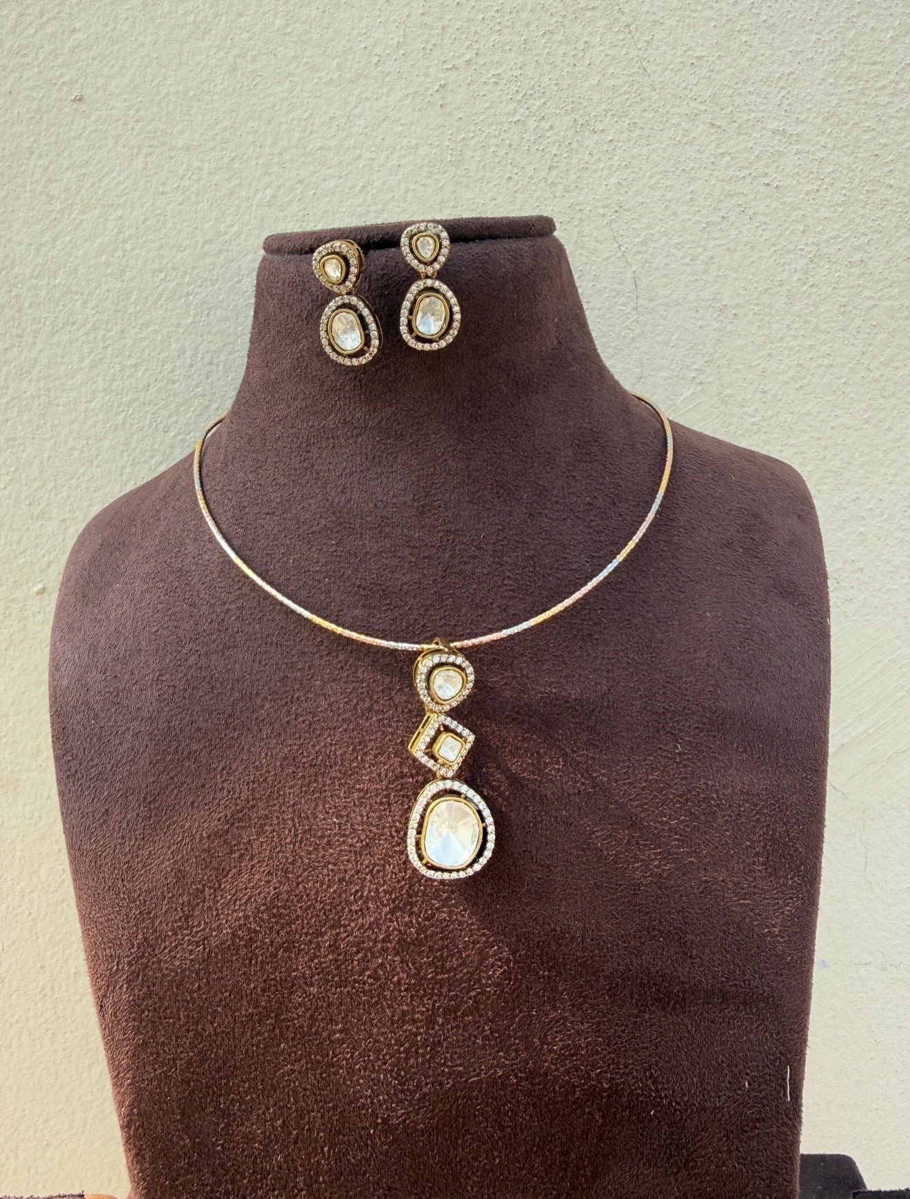 Full white moissanite locket with earrings ( pre order 10/15 days )