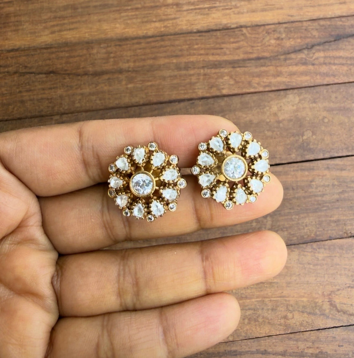 Round moissanite white green studs