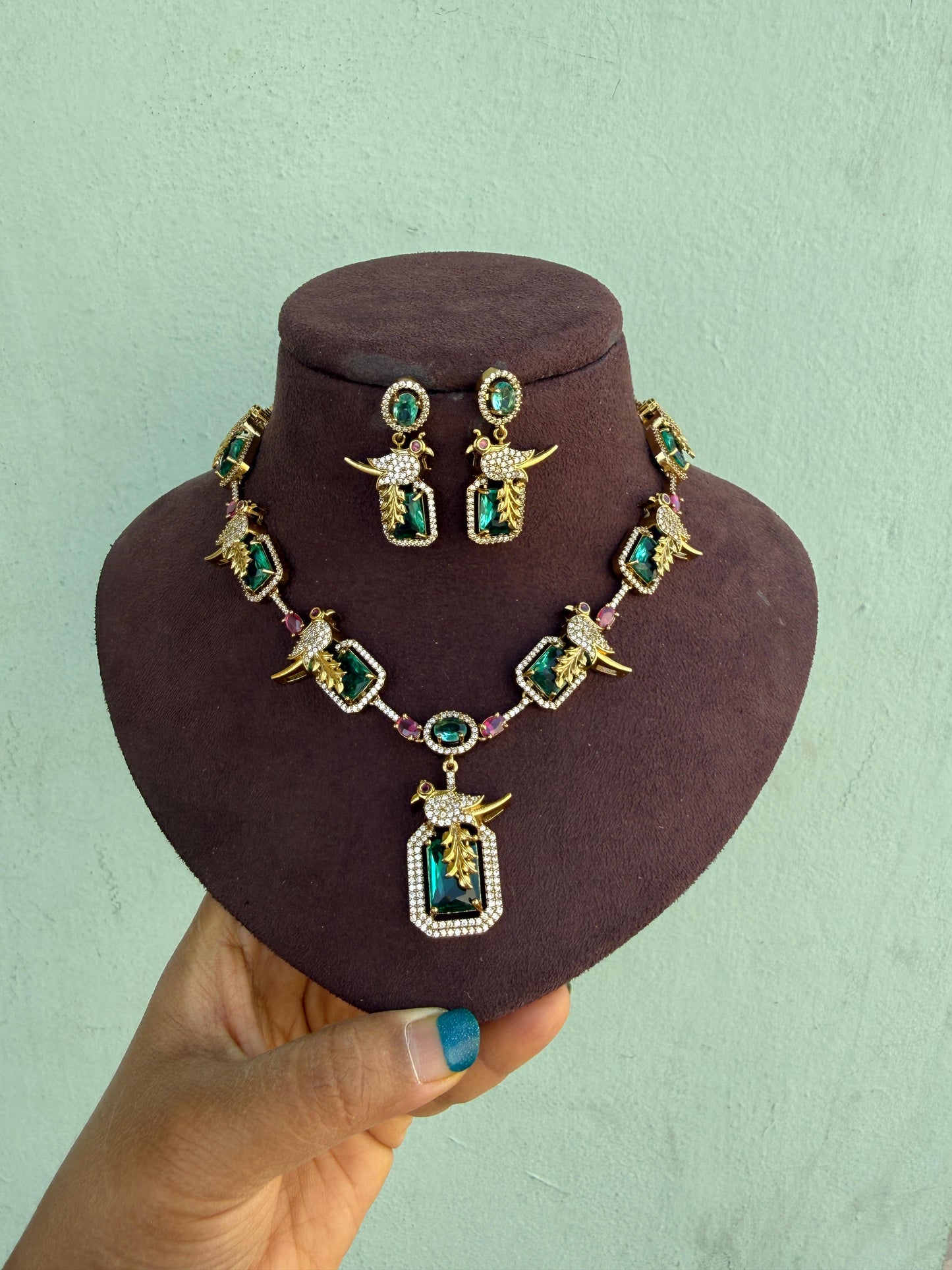 Parrot green leaf emerald doublet stone necklace