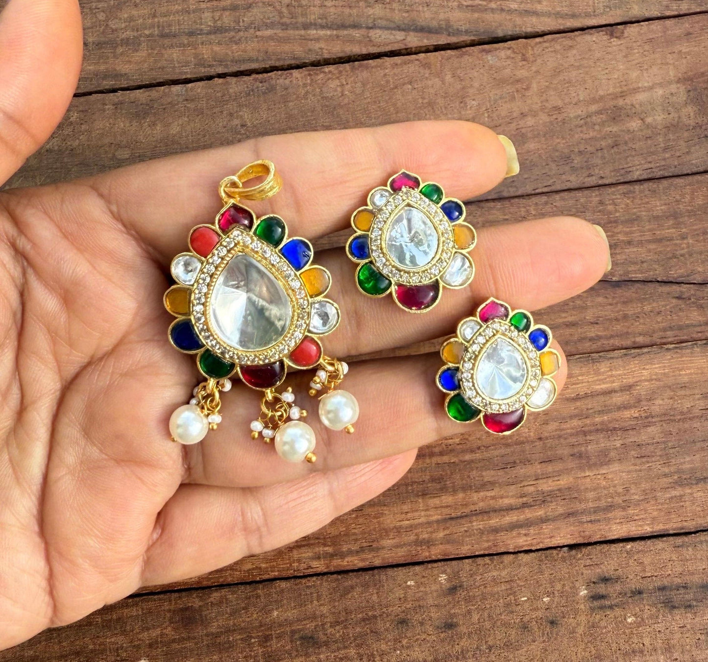 Stylish real kundan navaratan locket combo