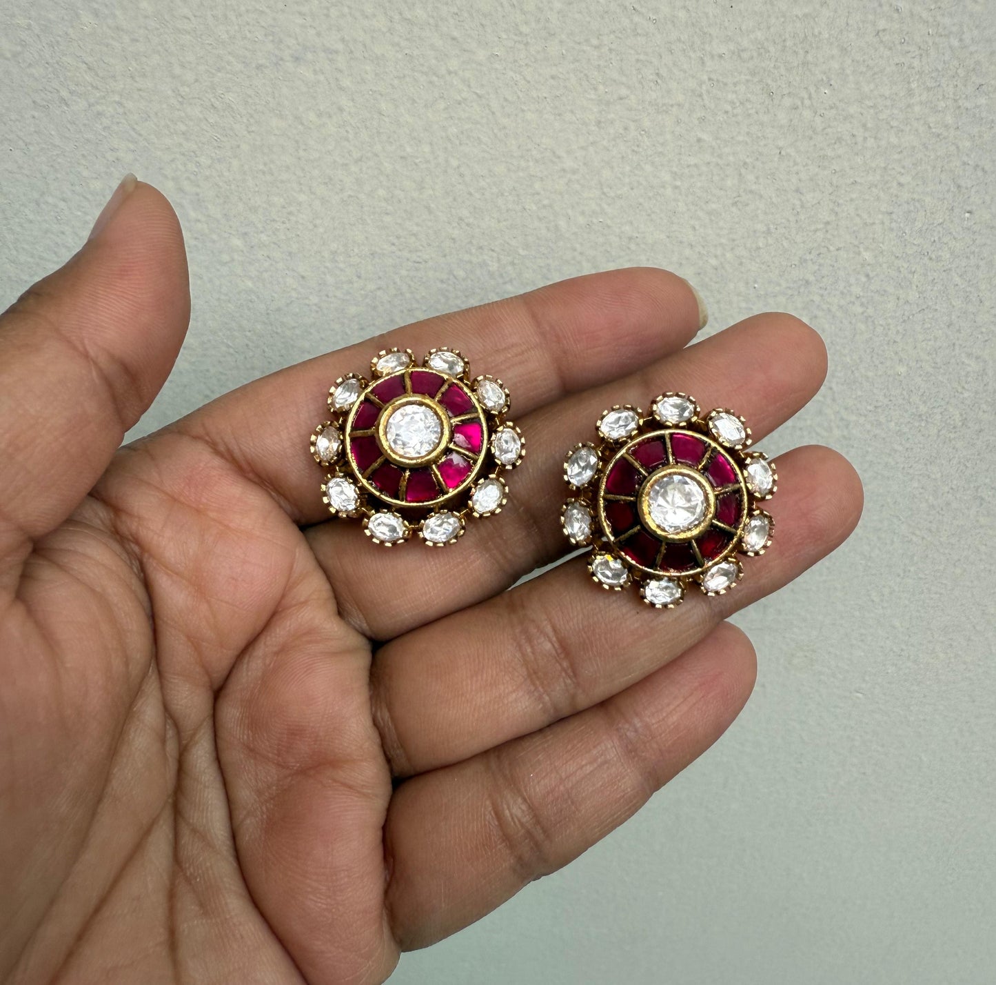Stylish real kundan moissanite round studs