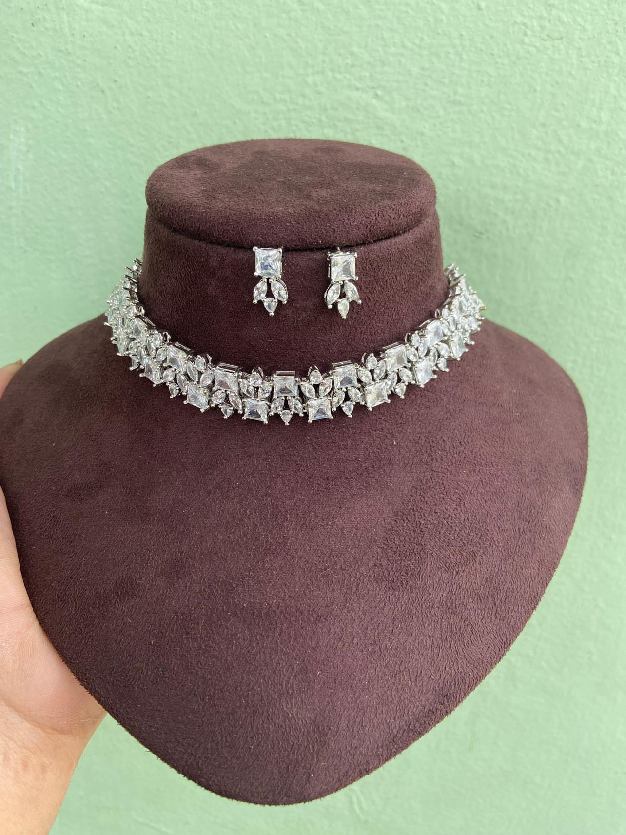 Designer stylish zircon necklace - Alluring Accessories