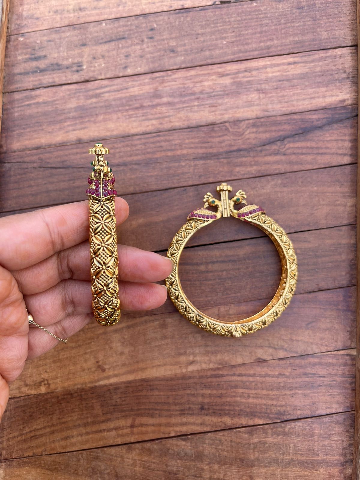 Dual peacock kemp screw bangles - Alluring Accessories