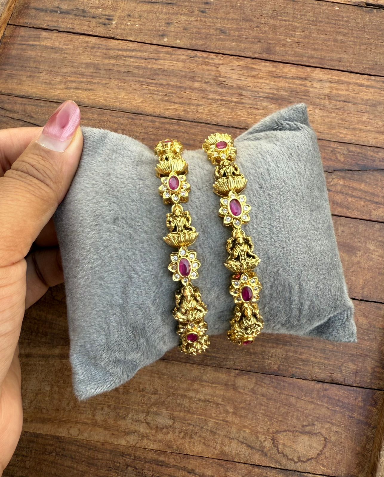 Lakshmi devi bangles with flower kemp design5