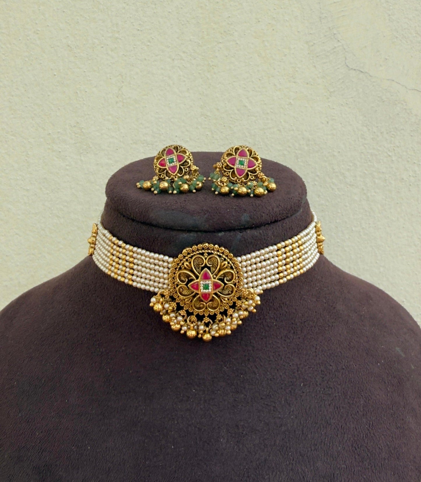 Seven line round heavy pearl real kundan antique choker with beautiful hanging earrings