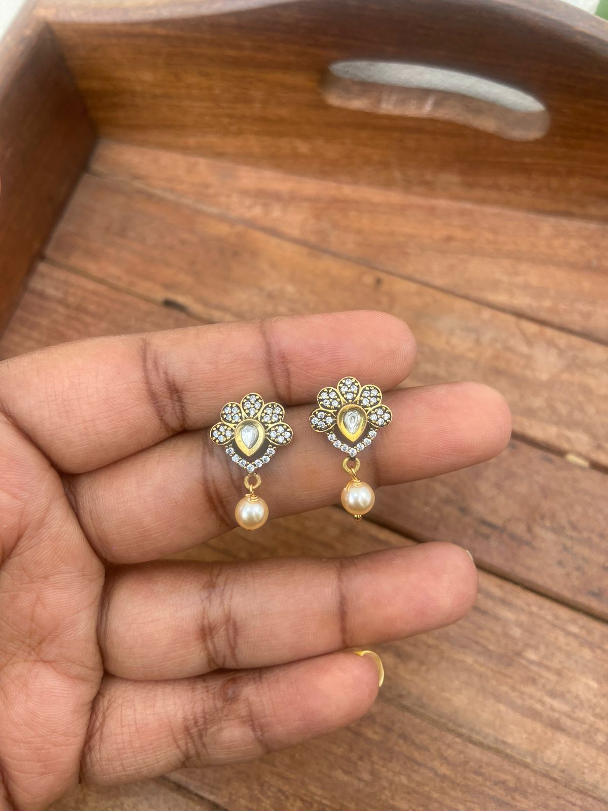 Five petal cute pearl drop earrings - Alluring Accessories