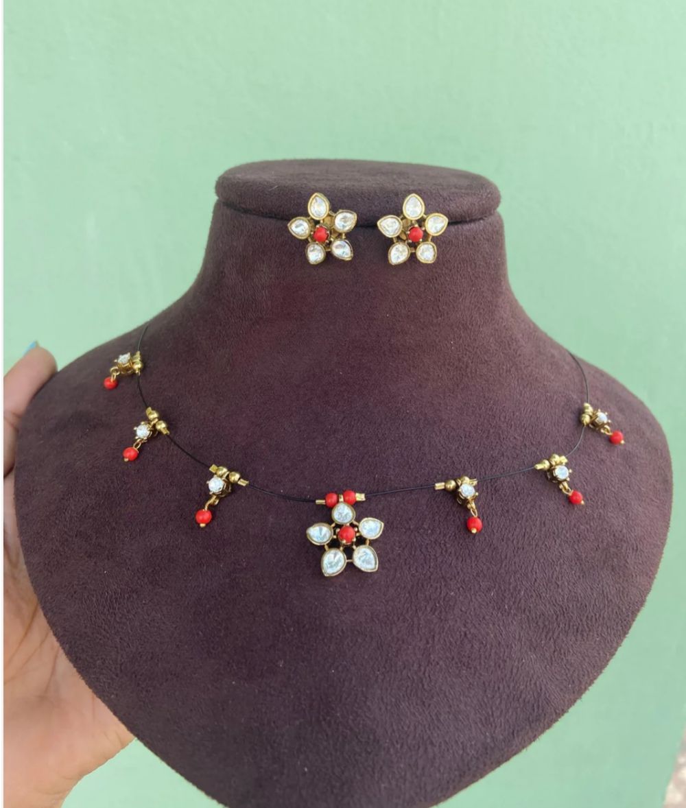 Flower moissanite invisible necklace with studs in green and coral - Alluring Accessories