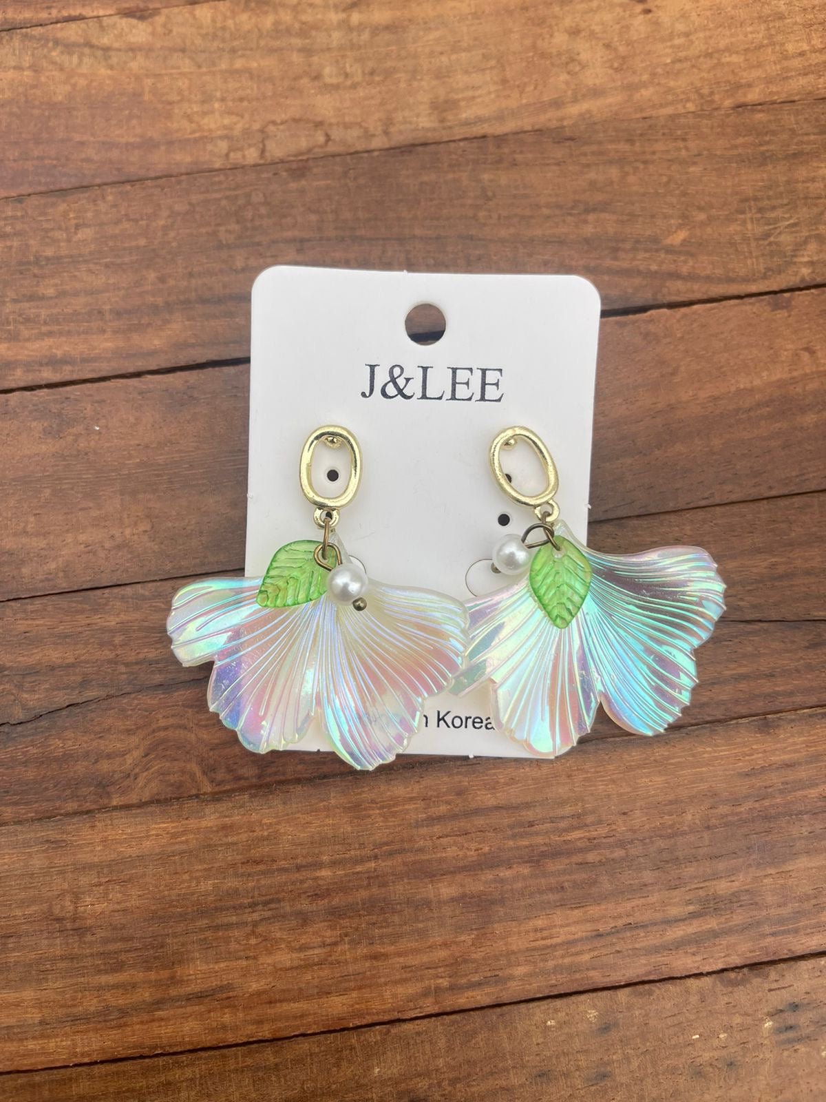 Fluorescent shell pearl leaf earrings - Alluring Accessories
