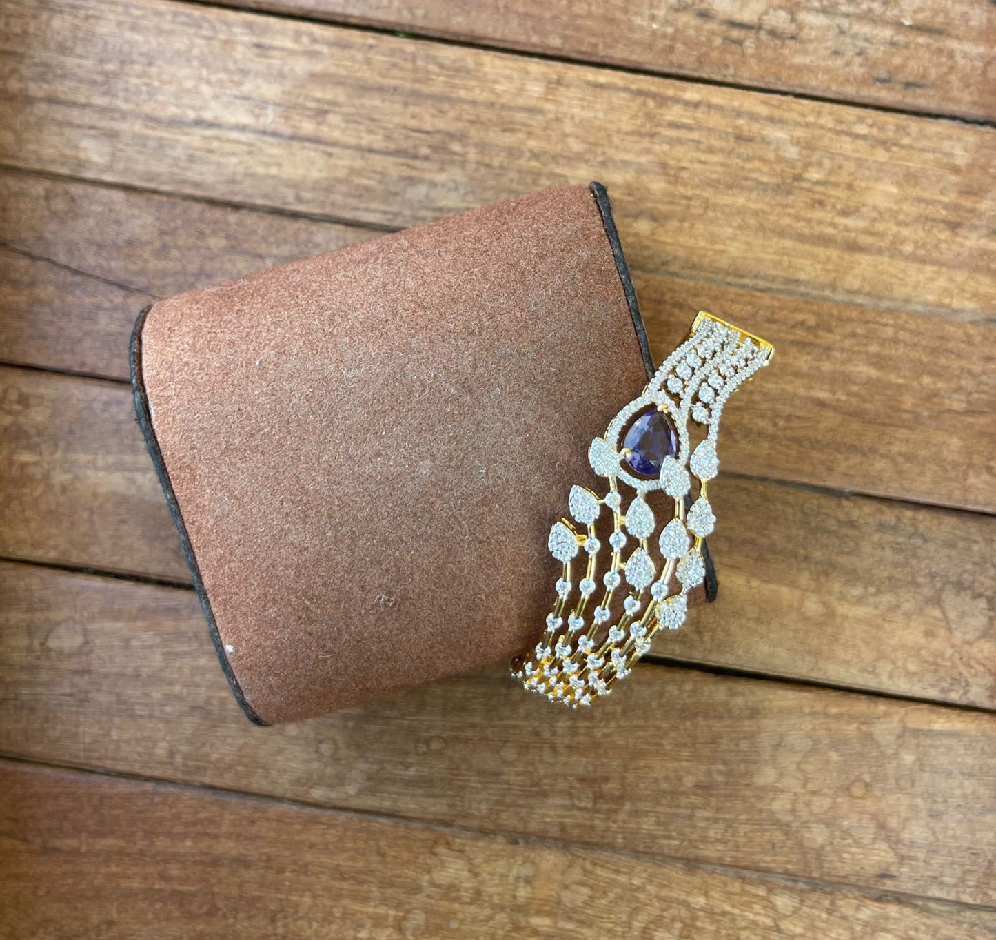 Full of leaf diamond finish bracelet - Alluring Accessories