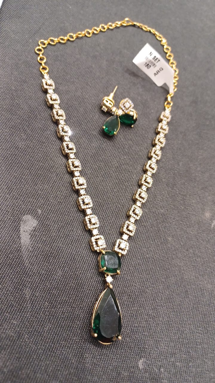 Green necklace 1800 5thfeb - Alluring Accessories