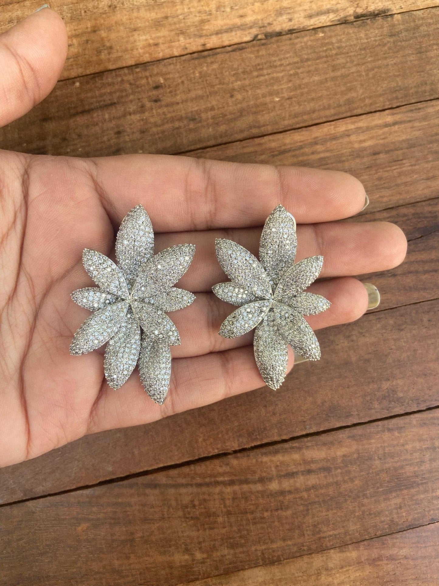 Nine petal zircon studs - Alluring Accessories