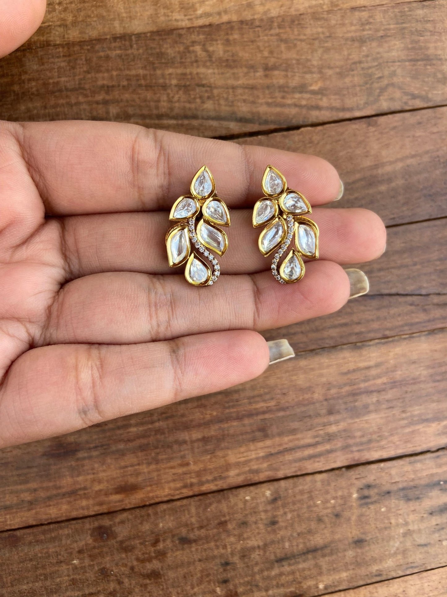 Real Kundan stylish stem leaf earrings - Alluring Accessories