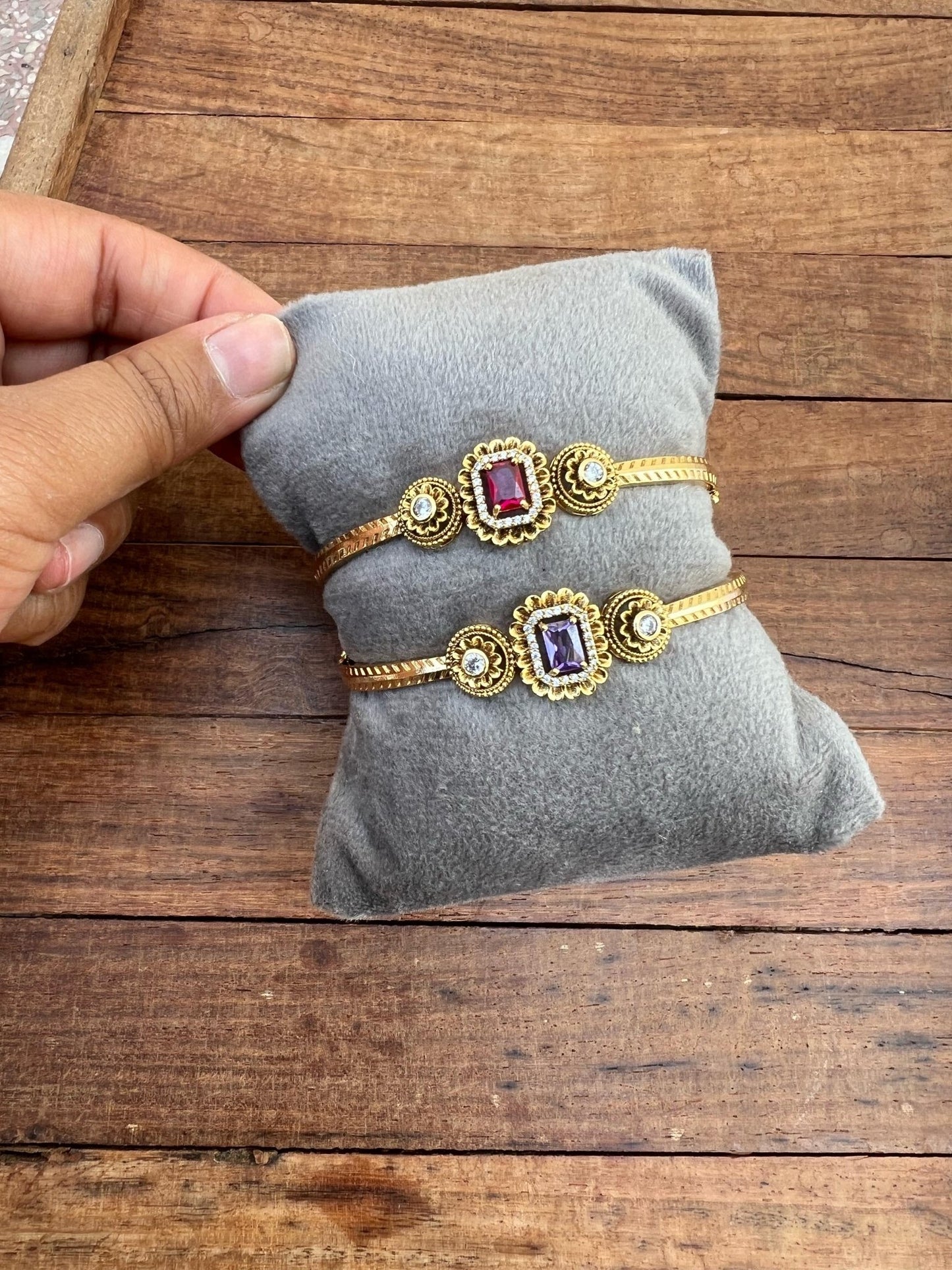Single stone flower openable bracelets (upto 2.6) - Alluring Accessories