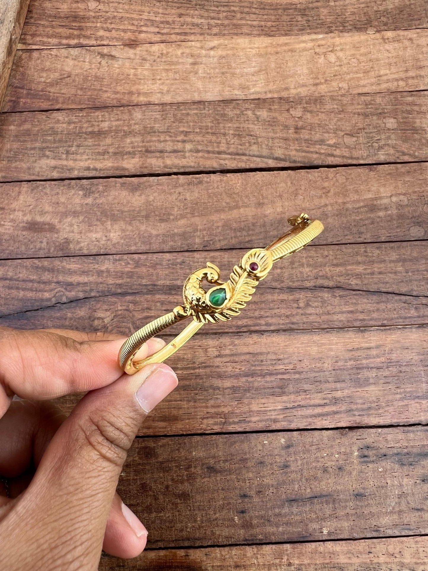 Single stone peacock openable bracelet (upto 2.6) - Alluring Accessories