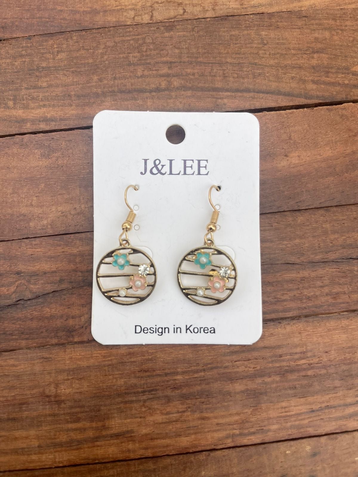 Stylish flower embossed western hooks - Alluring Accessories