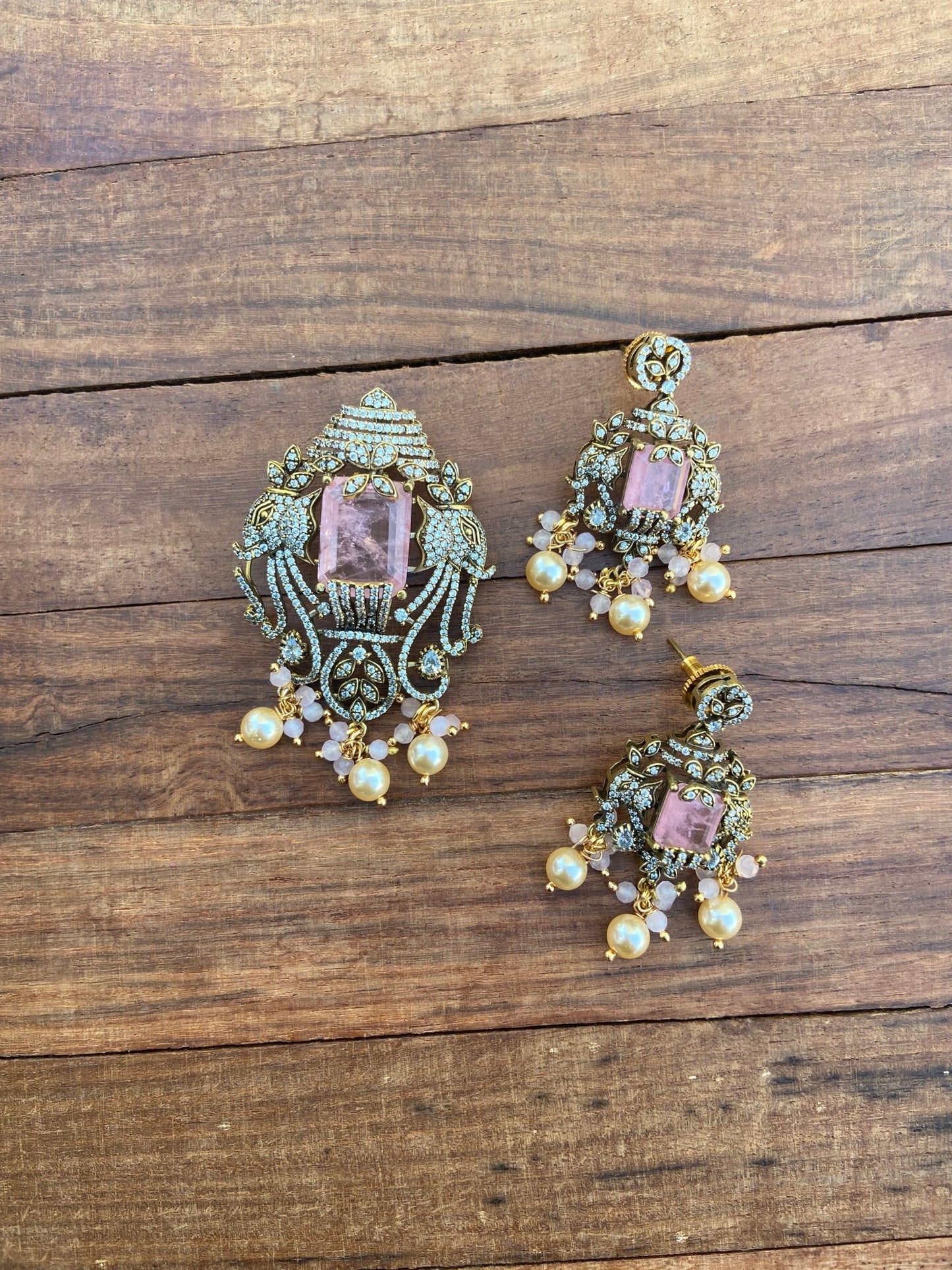 Unique sanku chakra dual elephant victorian locket with earrings - Alluring Accessories