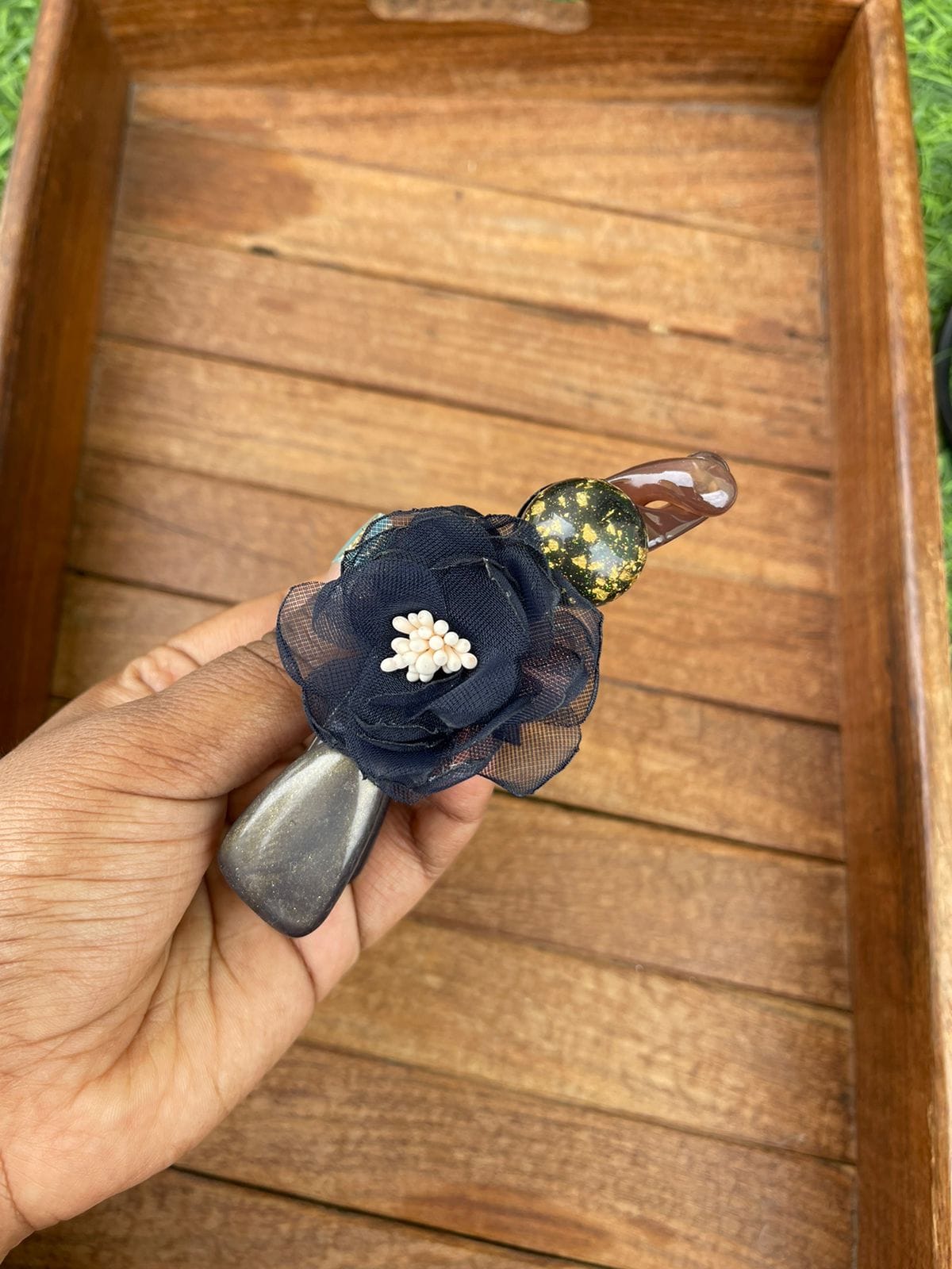 Flower kundan banana clip