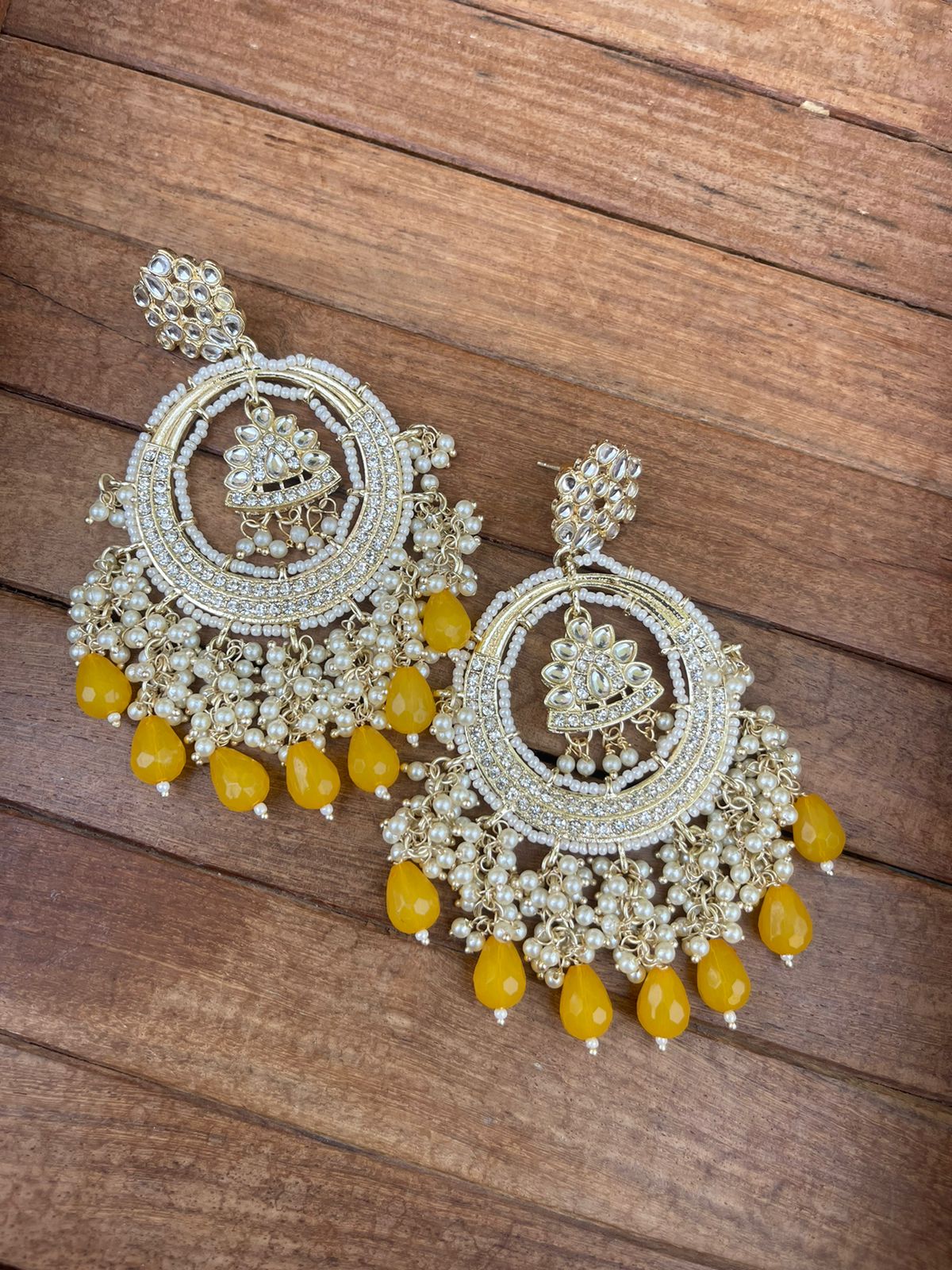 Round big size pearl chandbalis