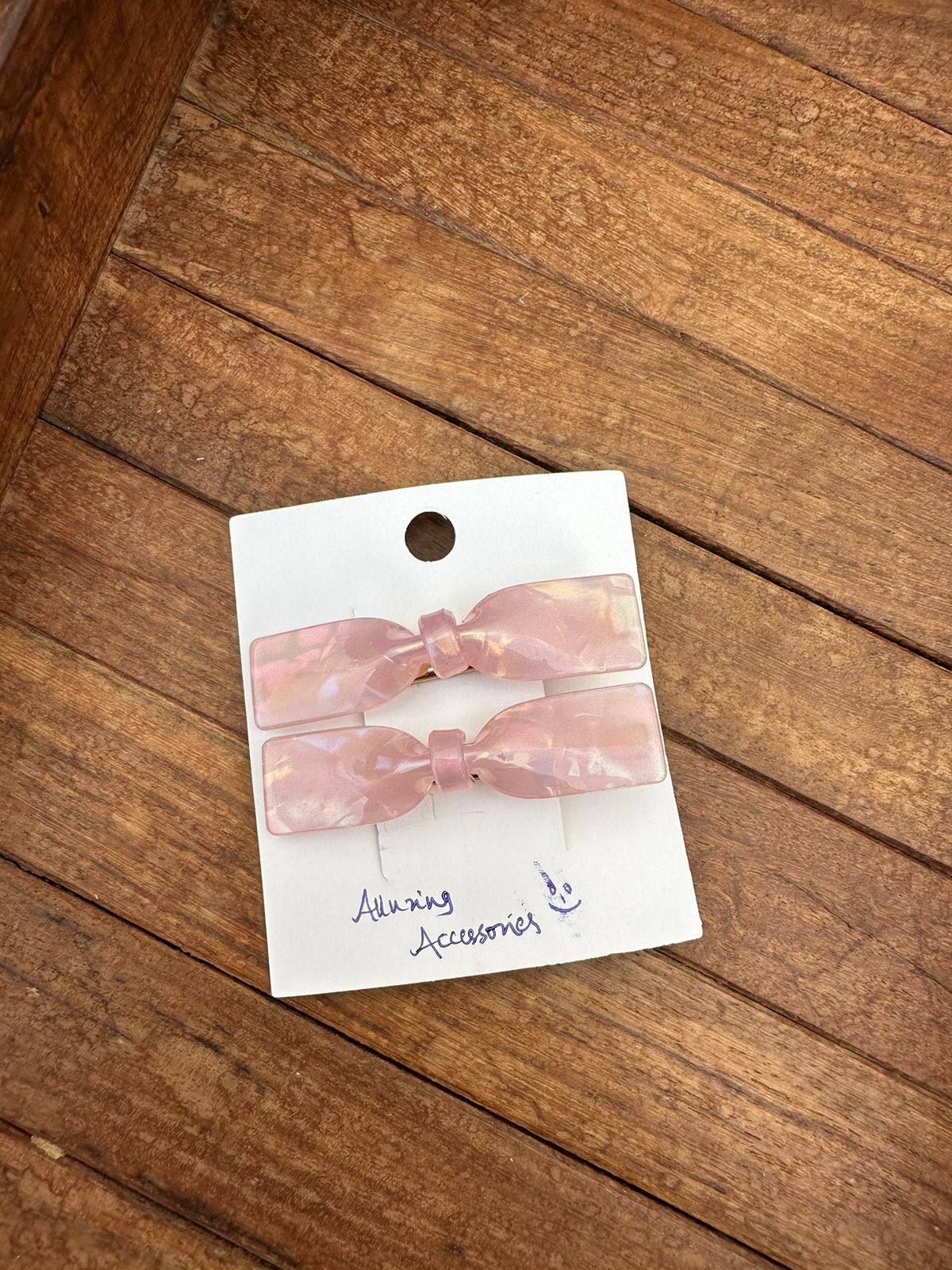 Bow ceramic florescent clips - Alluring Accessories