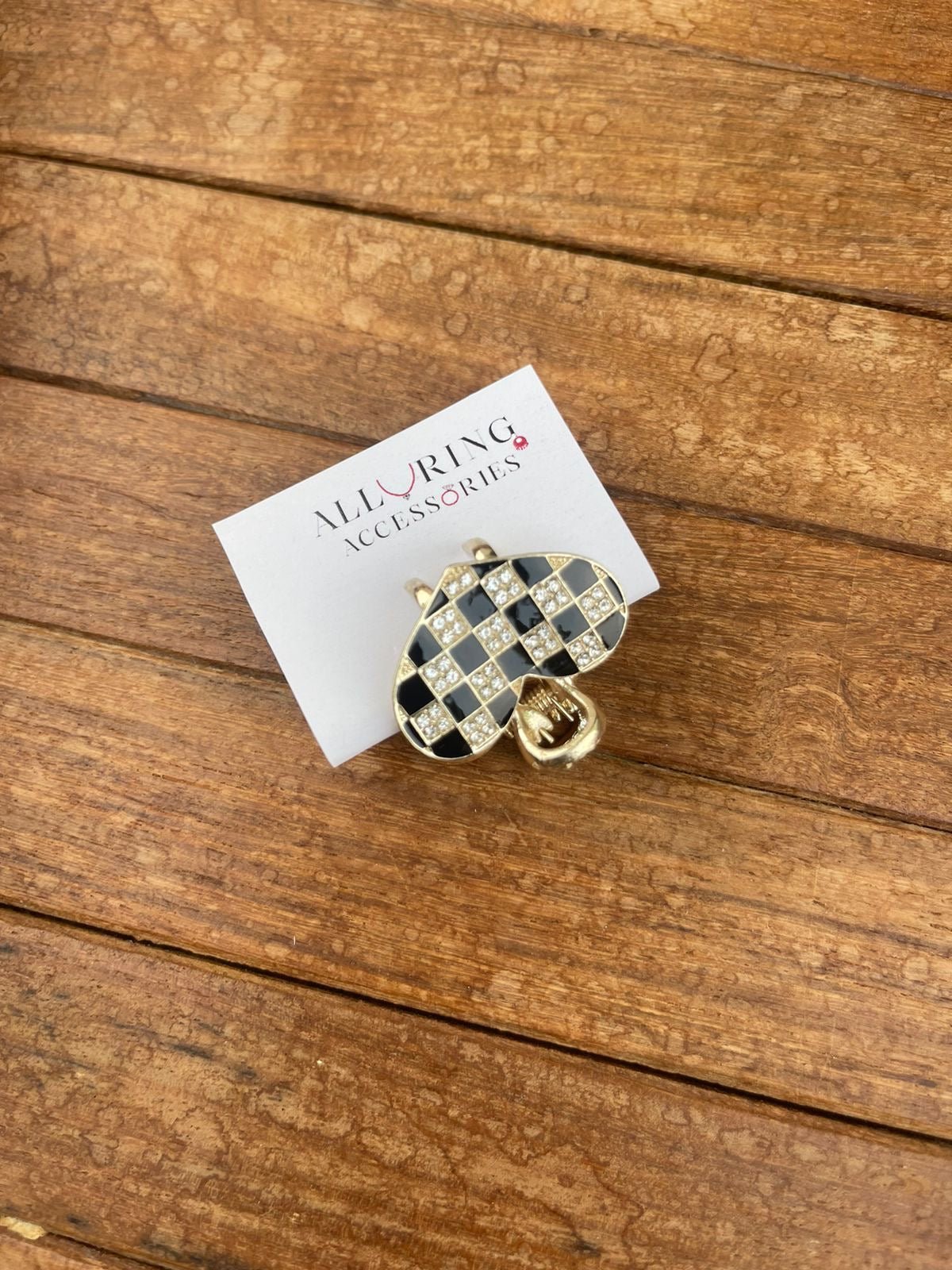 Heart checks clip - Alluring Accessories
