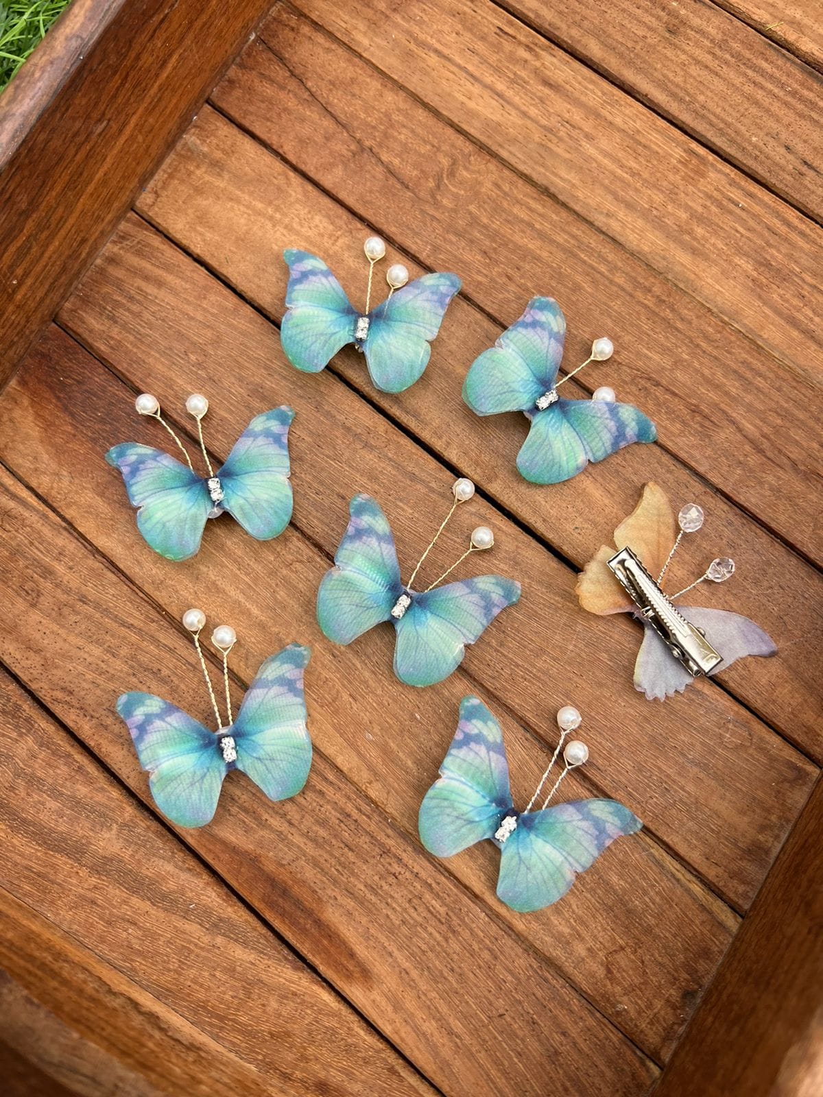 Pack of 6 butterfly hair accessory