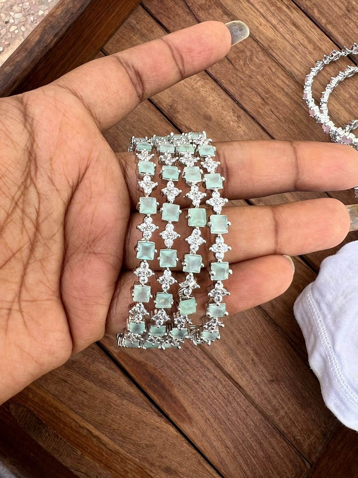 Bracelets aux couleurs pastel