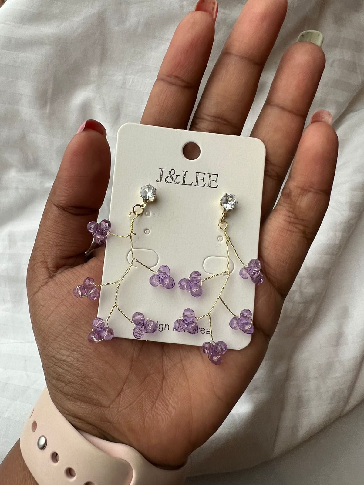 Three pearl stylsih hangings