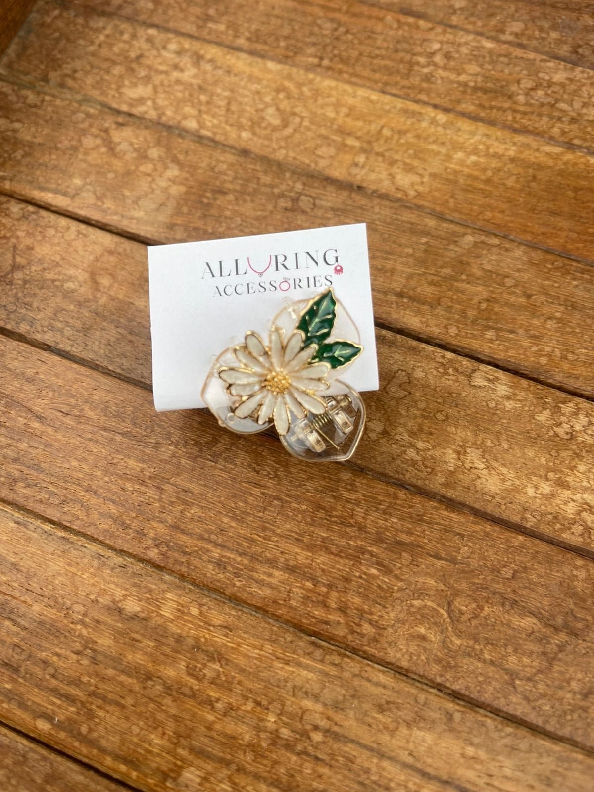 Three petals sunflower clip - Alluring Accessories