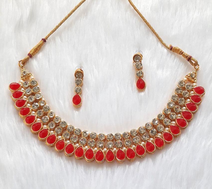 Trendy Stone Necklace Set - Alluring Accessories