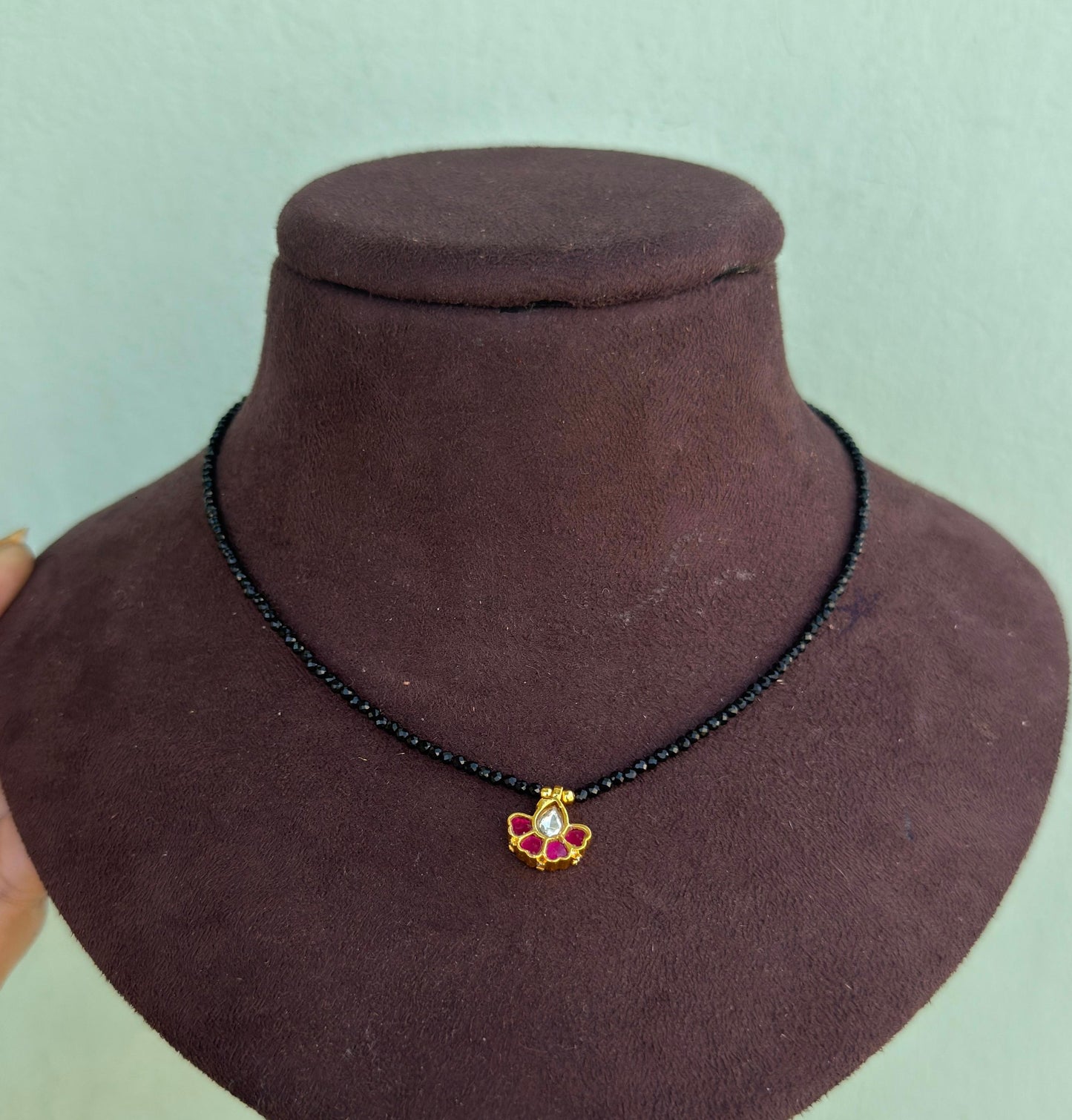 Simple diya real kundan black beads necklace