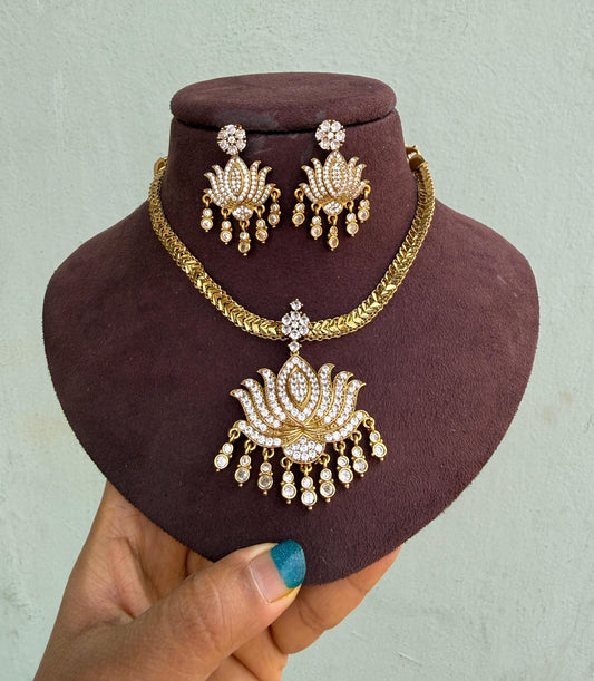 Nano (attigai) traditional lotus necklace with earrings