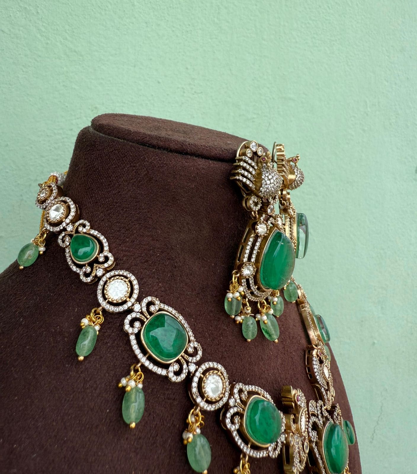 Designer 3D peacock emerald heavy look Victorian necklace