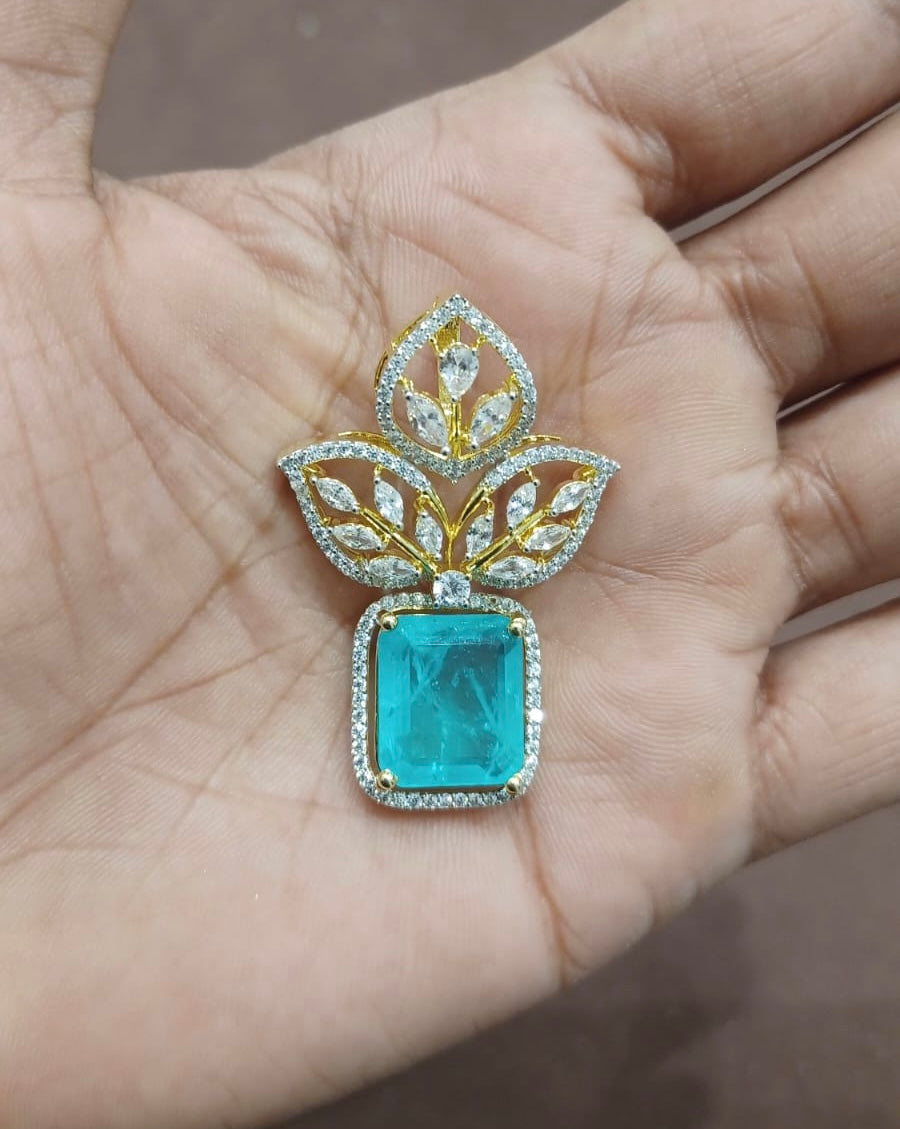 Three leaf diamond finish doublet stone locket
