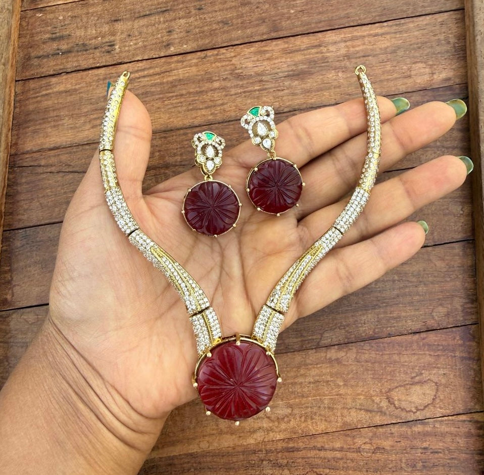 Indowestern V shape hasli with matching earrings