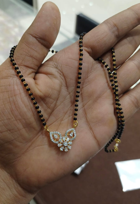 Flower two leaf diamond finish black beads necklace