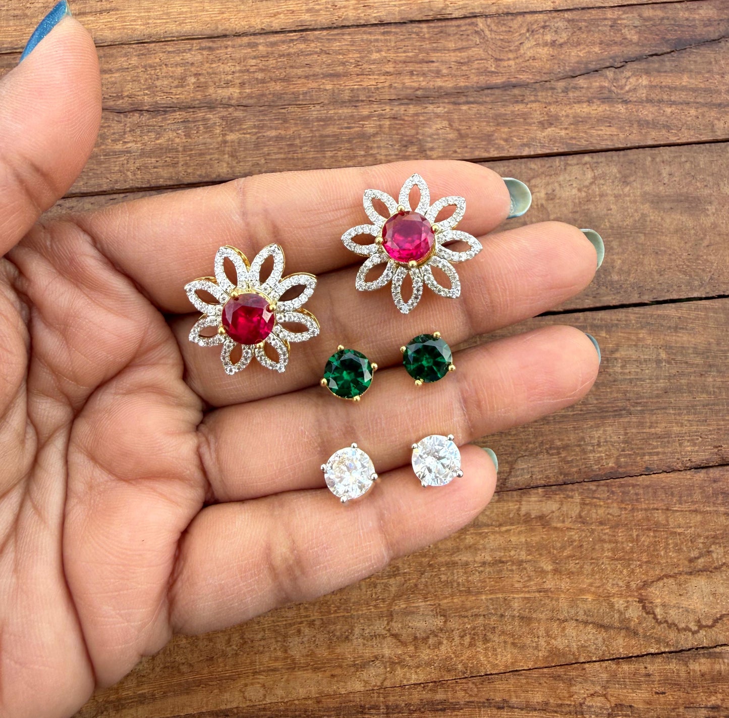 Changeable three colour diamond flower studs