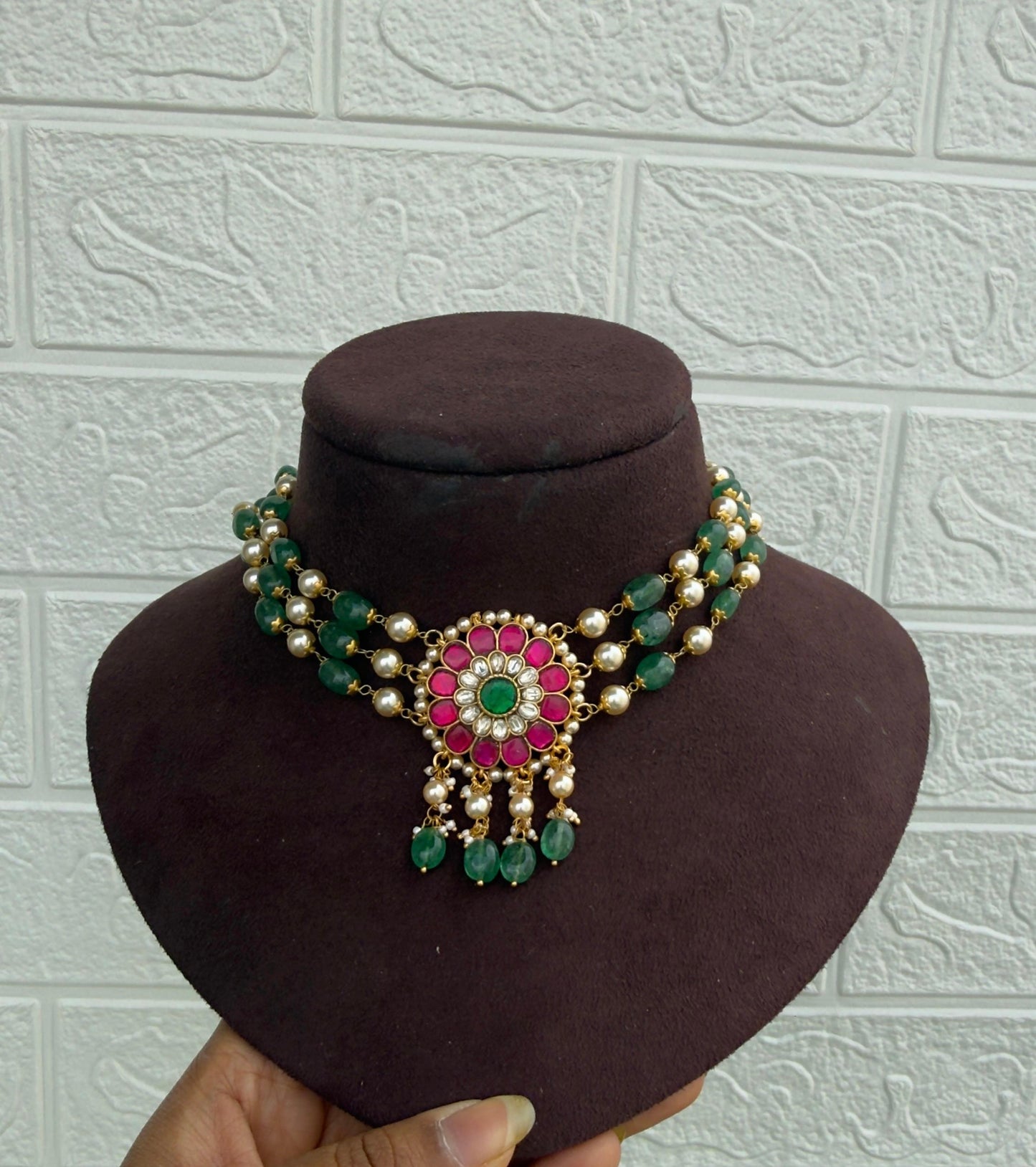 Monalisa beads round flower choker 6